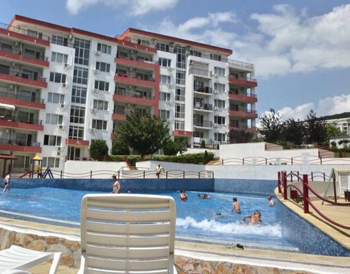 Sea View Apartment, Panorama, Pools And Beach, Sveti Vlas Esterno foto