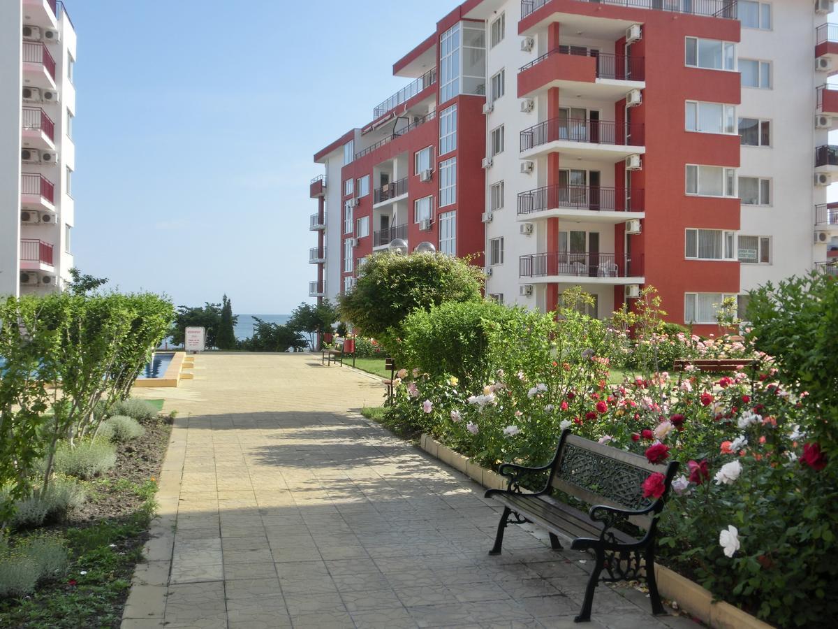 Sea View Apartment, Panorama, Pools And Beach, Sveti Vlas Esterno foto