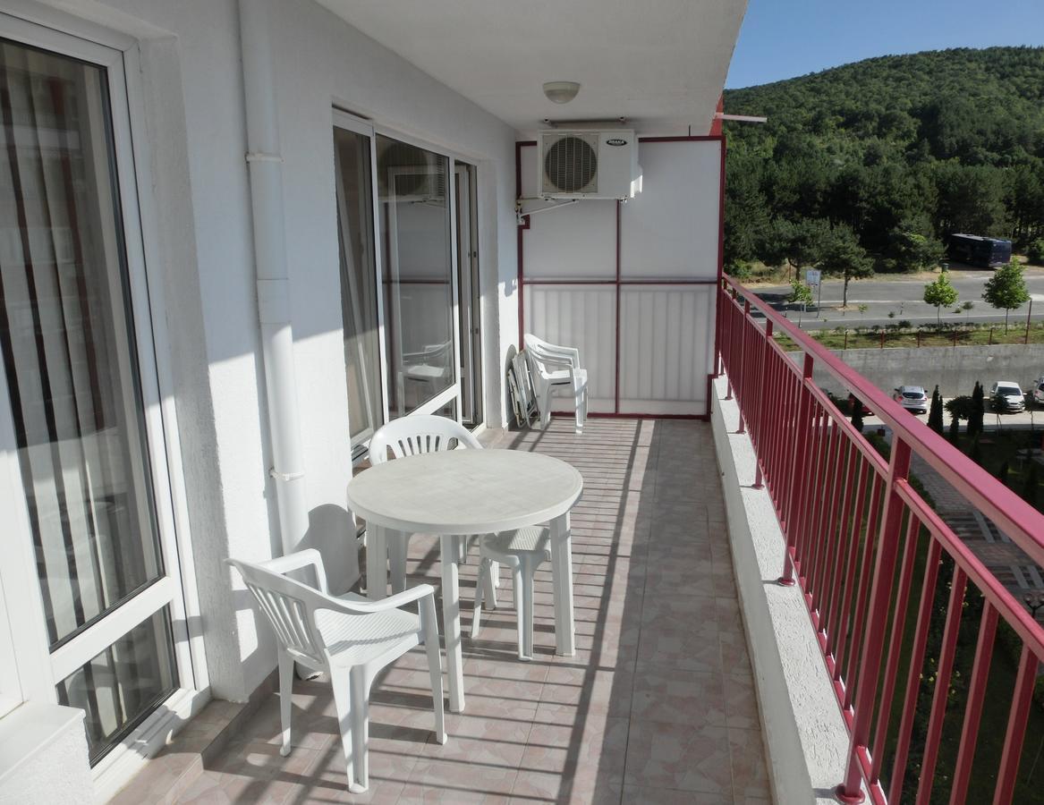 Sea View Apartment, Panorama, Pools And Beach, Sveti Vlas Esterno foto