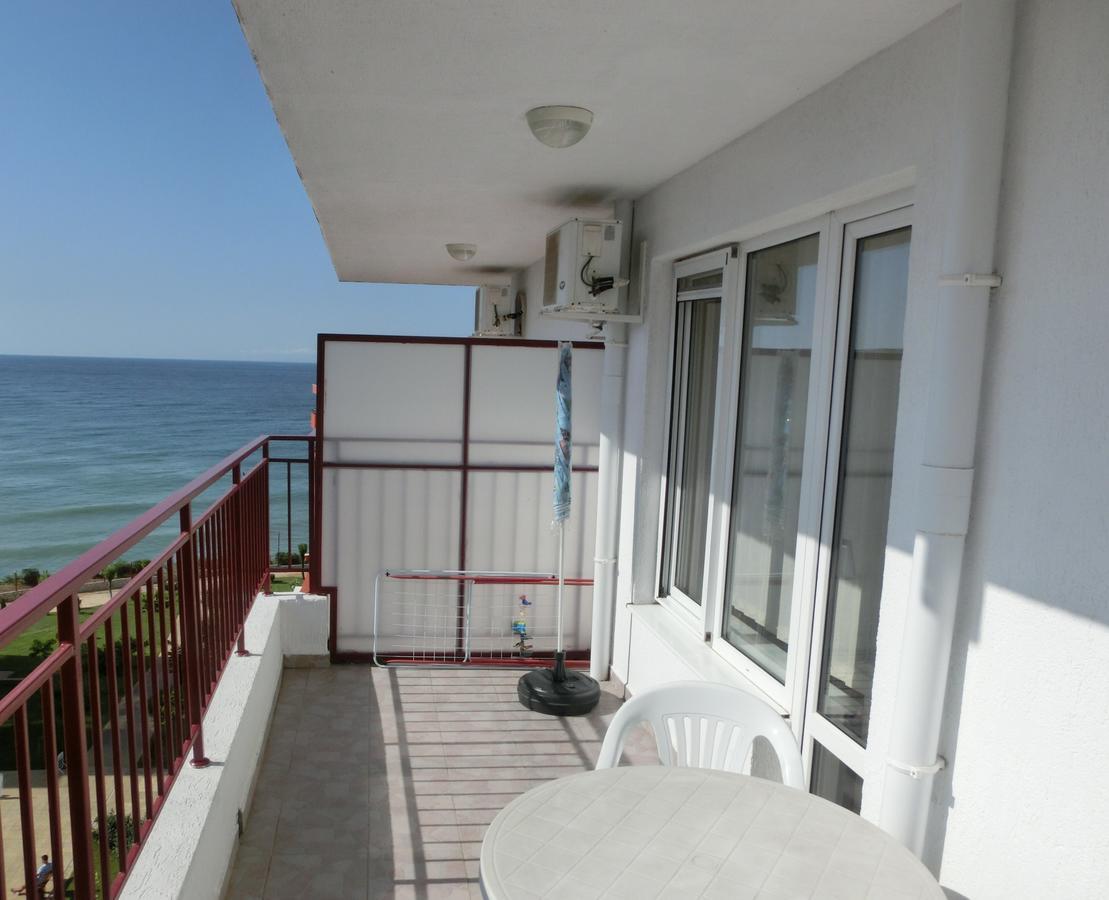 Sea View Apartment, Panorama, Pools And Beach, Sveti Vlas Esterno foto